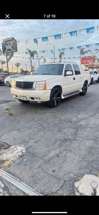 2002 Cadillac Escalade & EXT 2nd Gen - Image 5 of 17