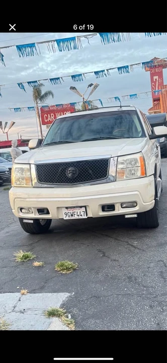 2002 Cadillac Escalade & EXT 2nd Gen - Image 4 of 17