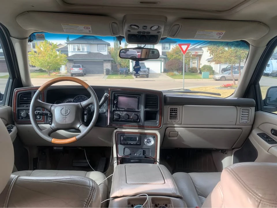2002 Cadillac Escalade & EXT 2nd Gen - Image 3 of 13
