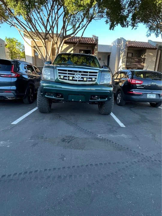 2002 Cadillac Escalade & EXT 2nd Gen - Image 3 of 13