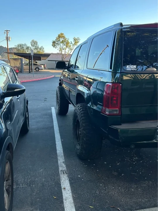 2002 Cadillac Escalade & EXT 2nd Gen - Image 10 of 13