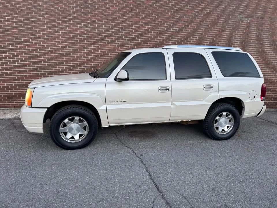 2002 Cadillac Escalade & EXT 2nd Gen - Image 2 of 6