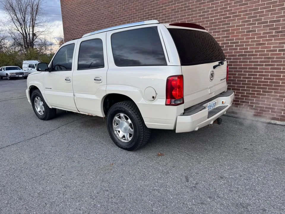2002 Cadillac Escalade & EXT 2nd Gen - Image 3 of 6