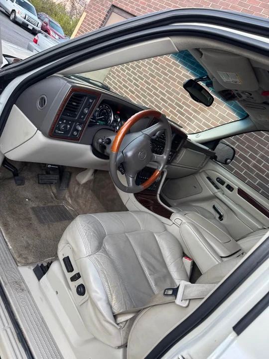 2002 Cadillac Escalade & EXT 2nd Gen - Image 4 of 6