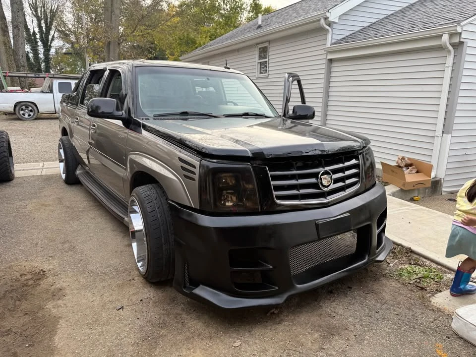 2002 Cadillac Escalade & EXT 2nd Gen - Image 3 of 3