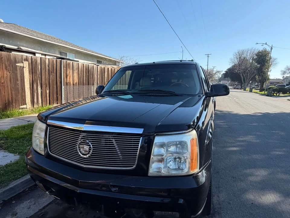 2002 Cadillac Escalade & EXT 2nd Gen - Image 4 of 14