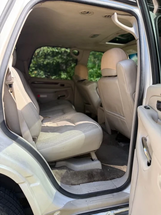 2002 Cadillac Escalade & EXT 2nd Gen - Image 5 of 7