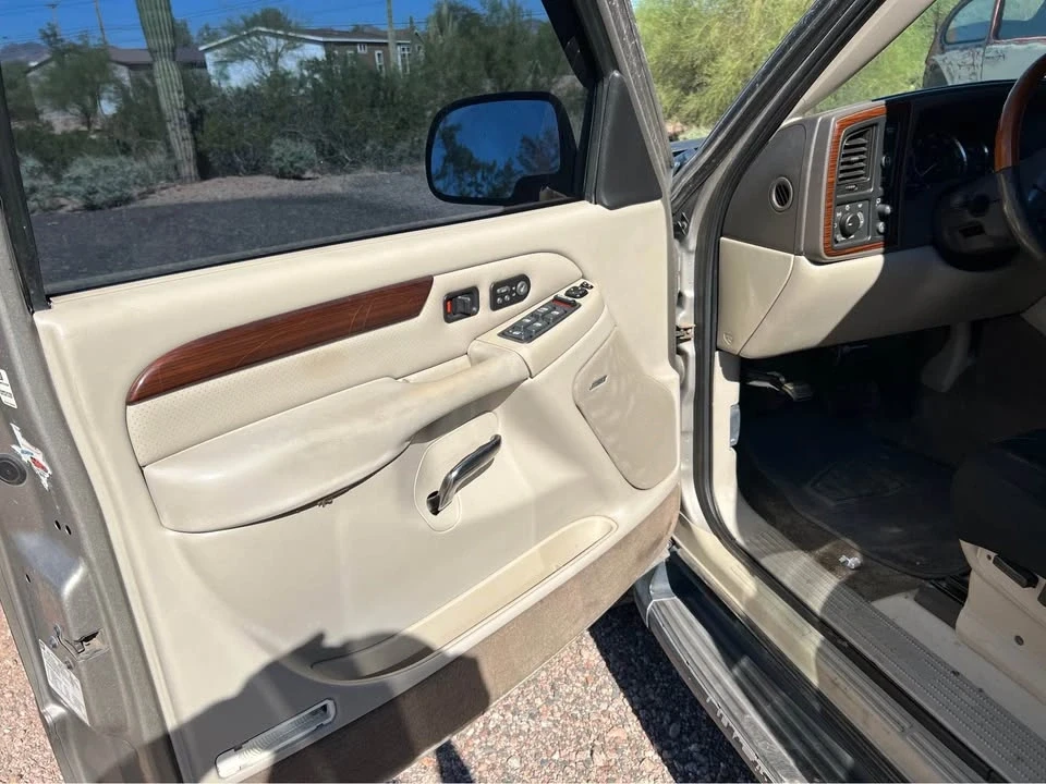 2002 Cadillac Escalade & EXT 2nd Gen - Image 8 of 13