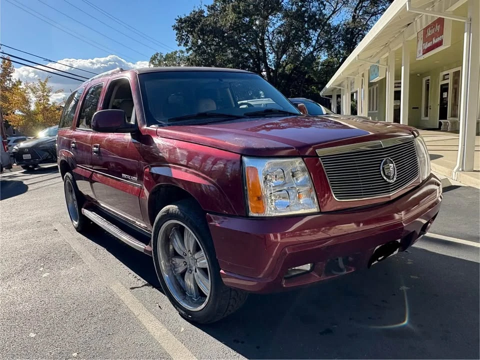 2002 Cadillac Escalade & EXT 2nd Gen - Image 2 of 7