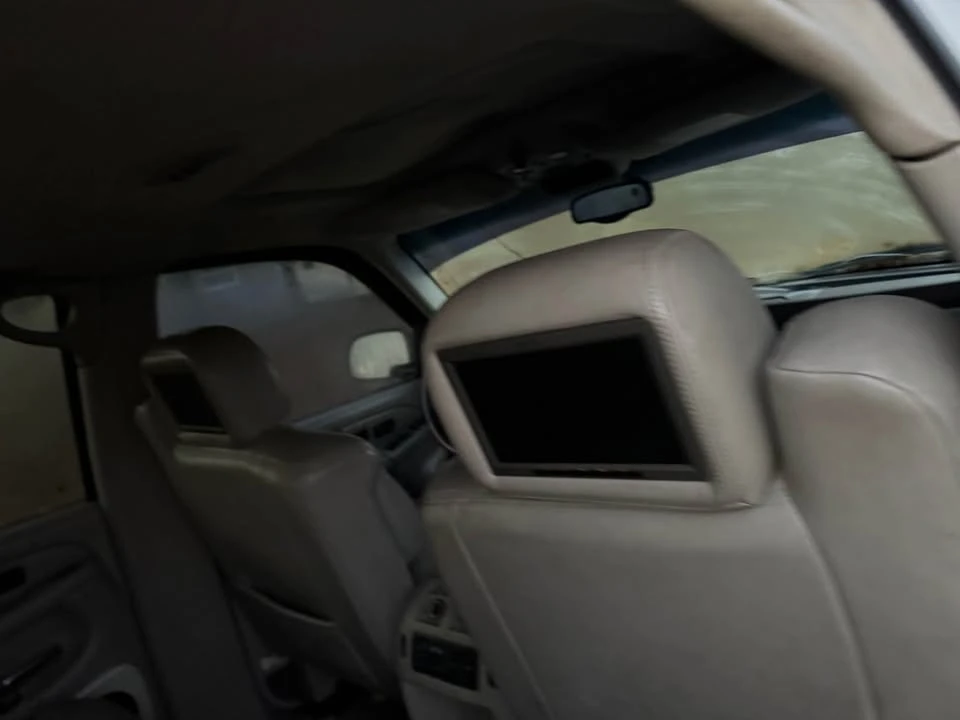 2002 Cadillac Escalade & EXT 2nd Gen - Image 5 of 6