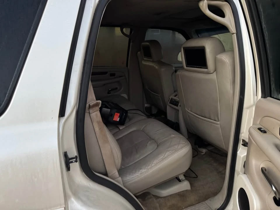2002 Cadillac Escalade & EXT 2nd Gen - Image 6 of 6