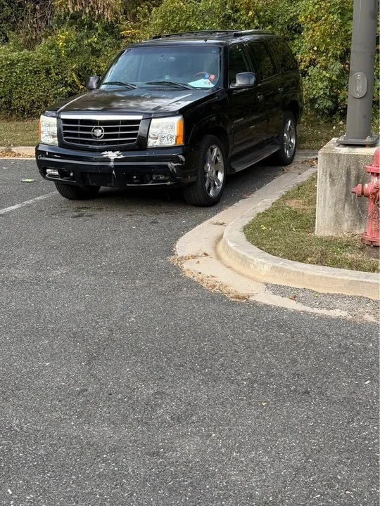 2002 Cadillac Escalade & EXT 2nd Gen - Image 2 of 4