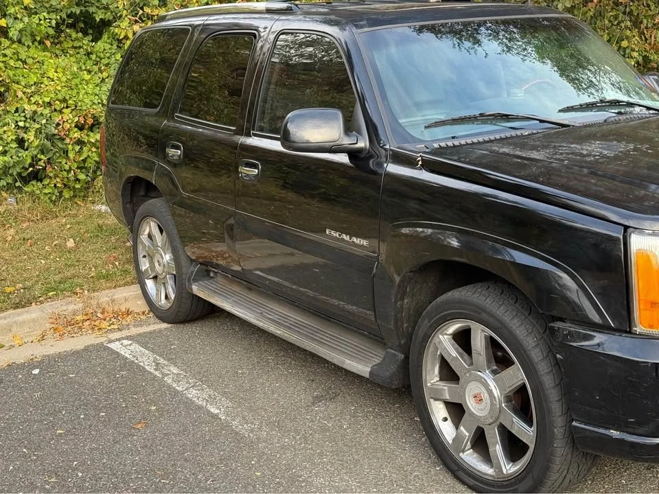 2002 Cadillac Escalade & EXT 2nd Gen - Image 3 of 4