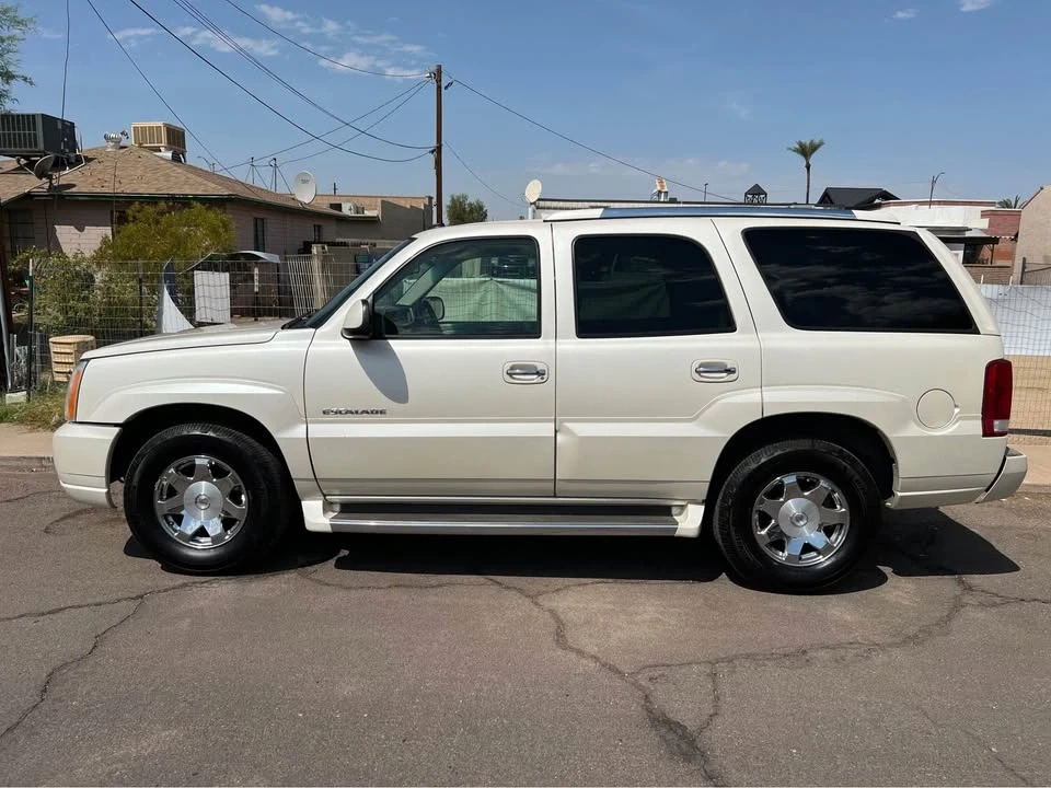 2002 Cadillac Escalade & EXT 2nd Gen - Image 2 of 15