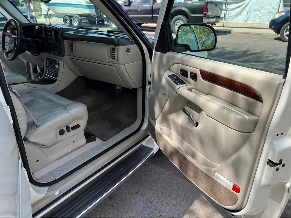 2002 Cadillac Escalade & EXT 2nd Gen - Image 10 of 15