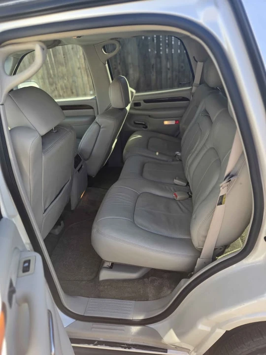 2002 Cadillac Escalade & EXT 2nd Gen - Image 6 of 6