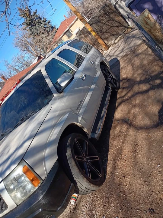2002 Cadillac Escalade & EXT 2nd Gen - Image 3 of 3