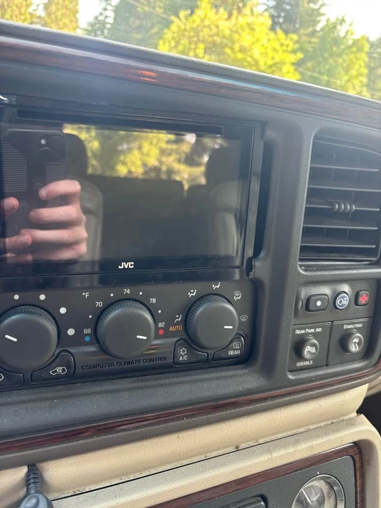 2002 Cadillac Escalade & EXT 2nd Gen - Image 13 of 13