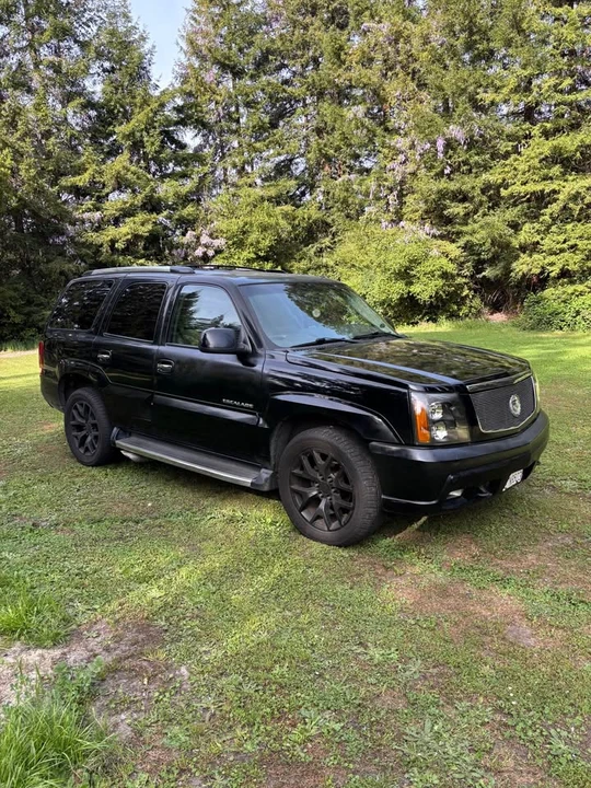 2002 Cadillac Escalade & EXT 2nd Gen - Image 2 of 13