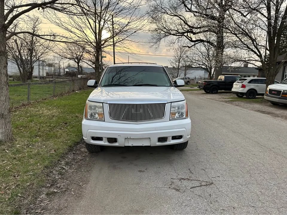 2002 Cadillac Escalade & EXT 2nd Gen - Image 5 of 11