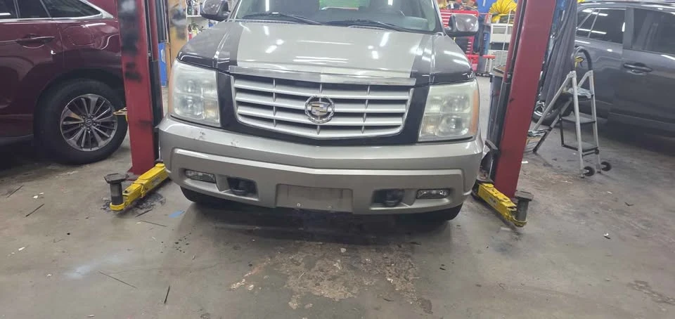 2002 Cadillac Escalade & EXT 2nd Gen - Image 3 of 7