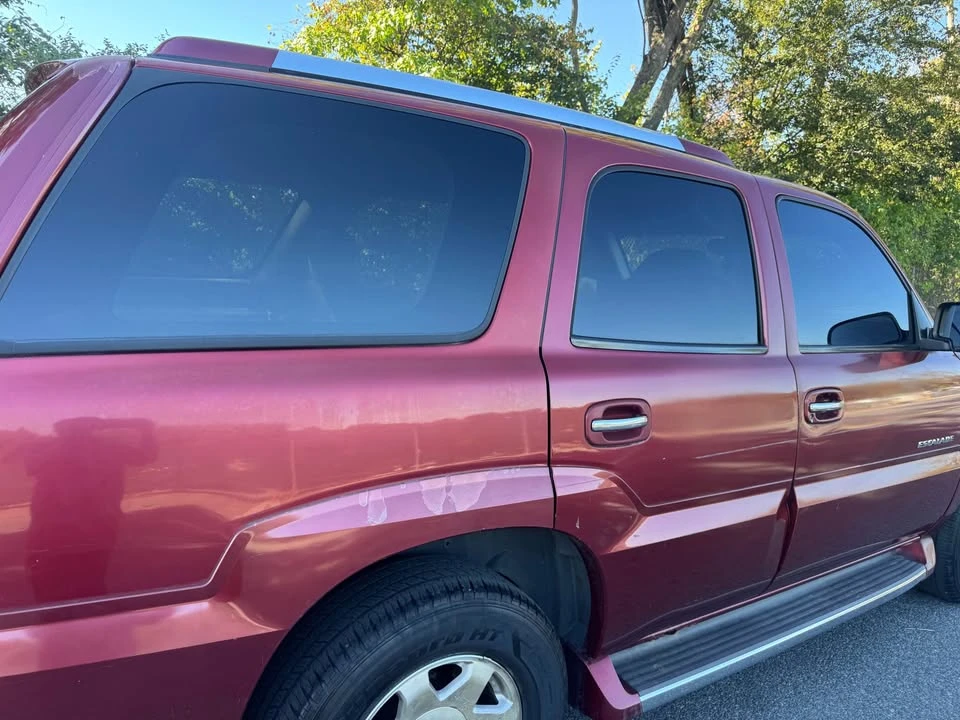 2002 Cadillac Escalade & EXT 2nd Gen - Image 2 of 11