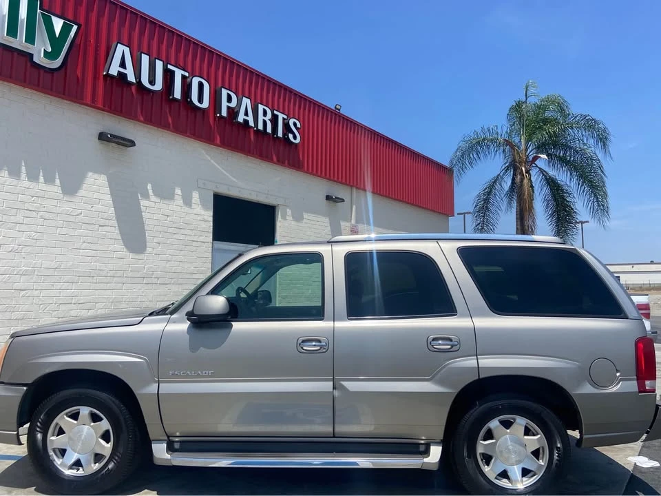 2002 Cadillac Escalade & EXT 2nd Gen - Image 4 of 13