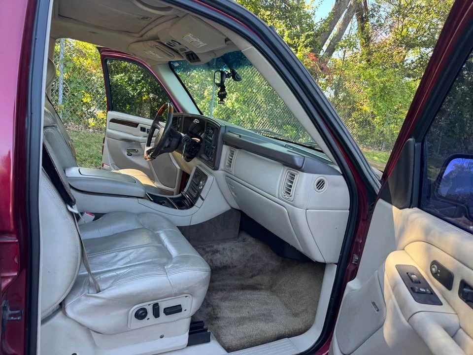 2002 Cadillac Escalade & EXT 2nd Gen - Image 10 of 11