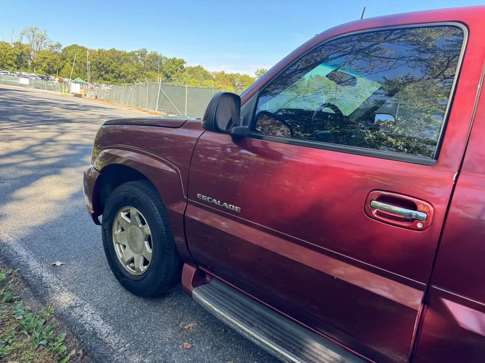 2002 Cadillac Escalade & EXT 2nd Gen - Image 5 of 11