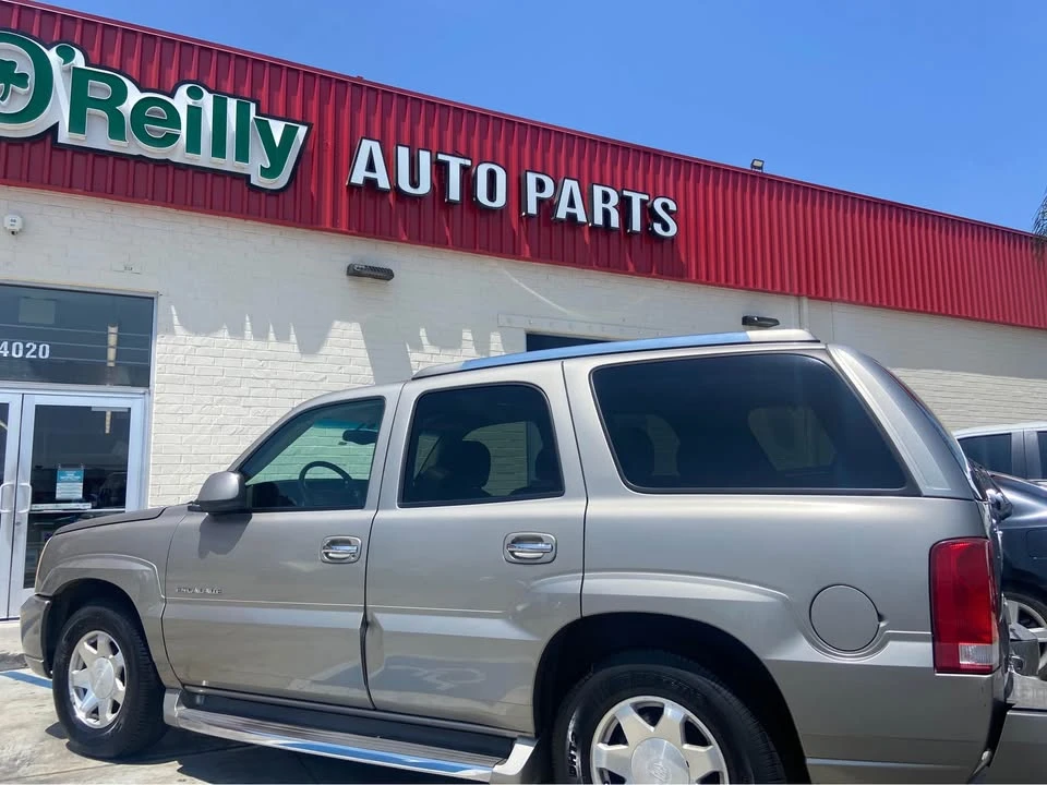 2002 Cadillac Escalade & EXT 2nd Gen - Image 5 of 13
