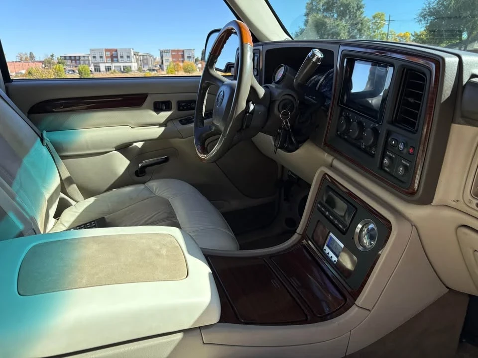 2002 Cadillac Escalade & EXT 2nd Gen - Image 12 of 15