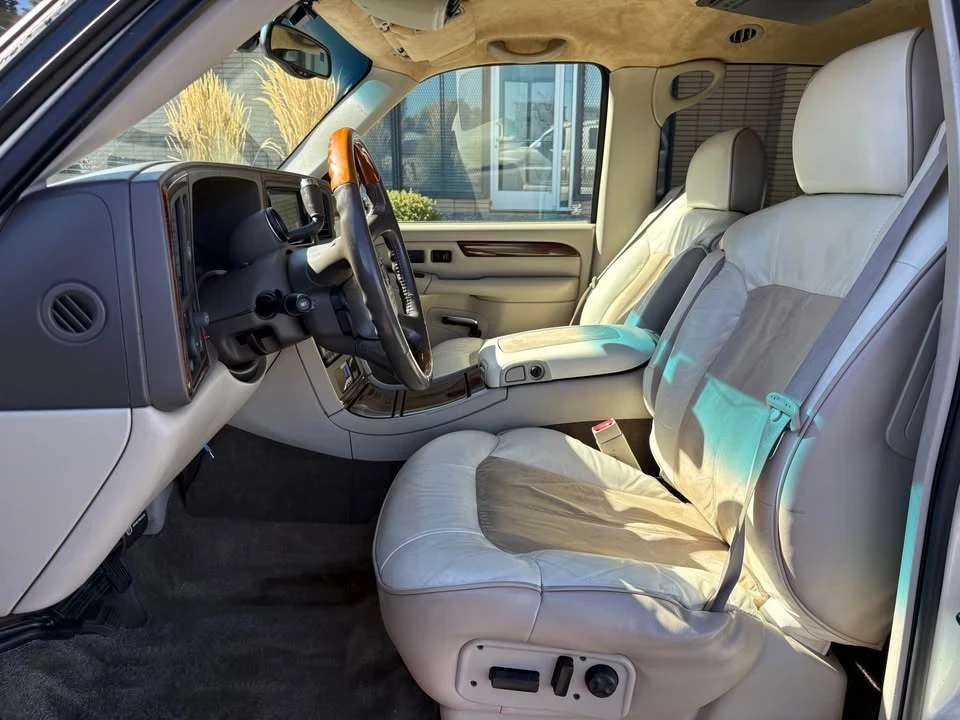 2002 Cadillac Escalade & EXT 2nd Gen - Image 7 of 15
