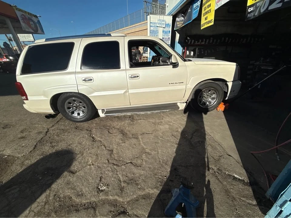 2002 Cadillac Escalade & EXT 2nd Gen - Image 5 of 5
