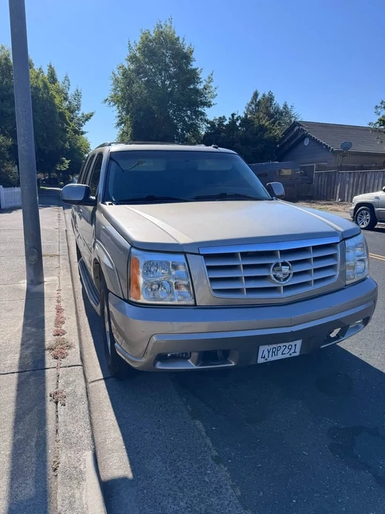 2002 Cadillac Escalade & EXT 2nd Gen - Image 6 of 6