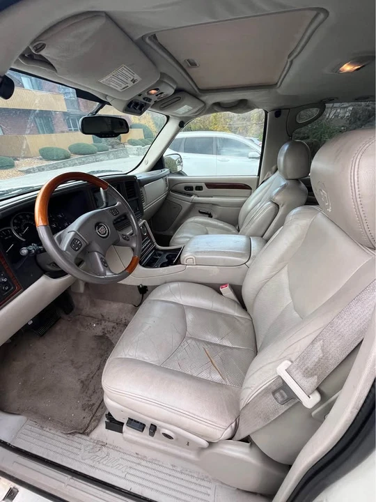 2002 Cadillac Escalade & EXT 2nd Gen - Image 5 of 9