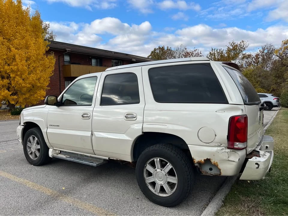 2002 Cadillac Escalade & EXT 2nd Gen - Image 4 of 9