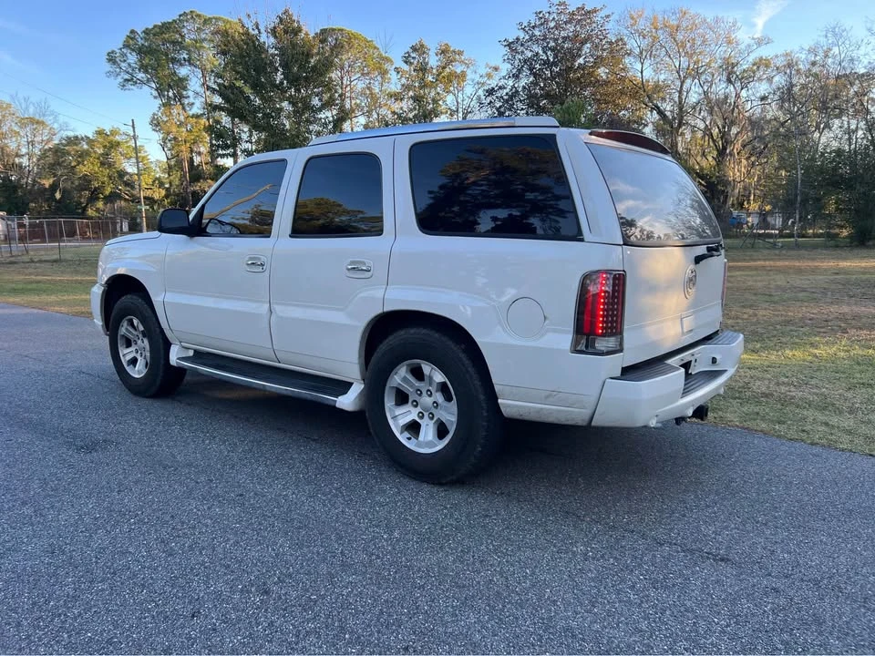 2002 Cadillac Escalade & EXT 2nd Gen - Image 4 of 8