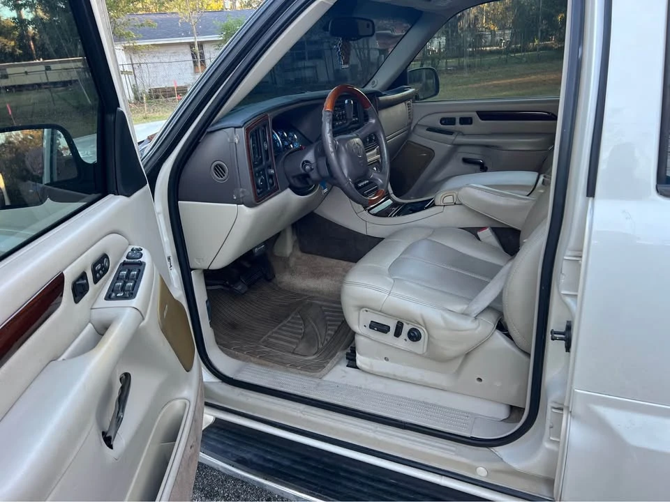 2002 Cadillac Escalade & EXT 2nd Gen - Image 5 of 8