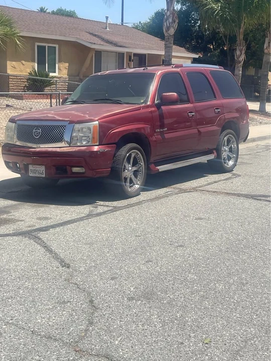 2002 Cadillac Escalade & EXT 2nd Gen - Image 2 of 8