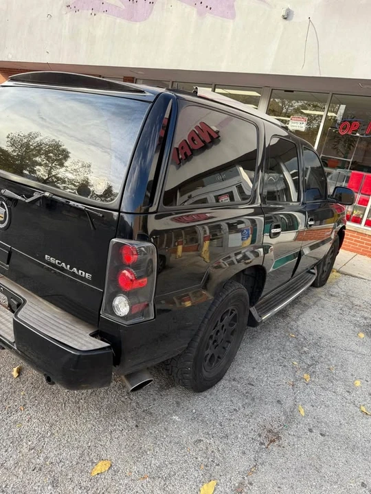 2002 Cadillac Escalade & EXT 2nd Gen - Image 3 of 11