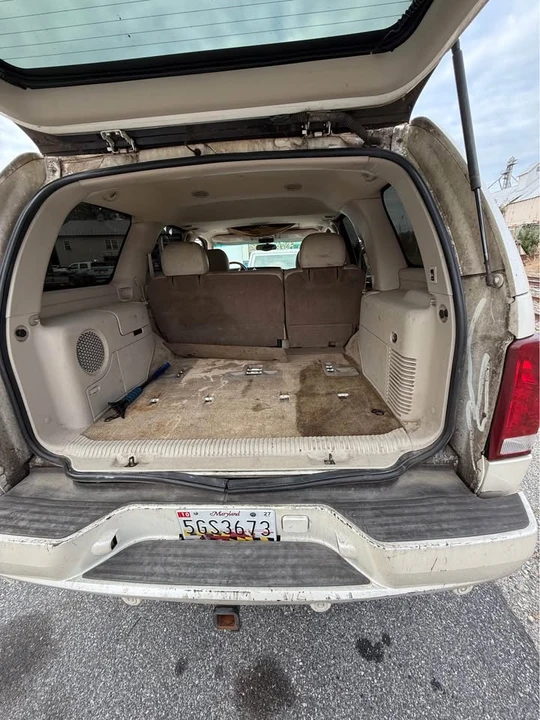 2002 Cadillac Escalade & EXT 2nd Gen - Image 9 of 10