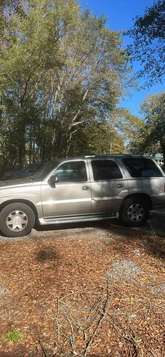 2002 Cadillac Escalade & EXT 2nd Gen - Image 2 of 8