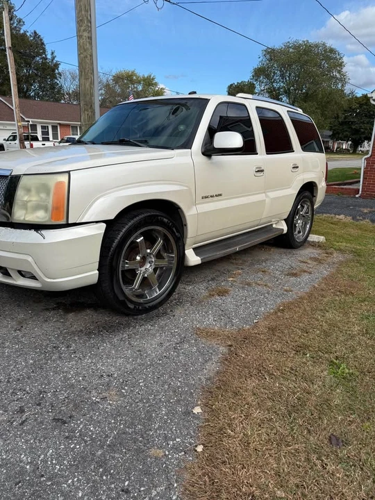 2002 Cadillac Escalade & EXT 2nd Gen - Image 6 of 10