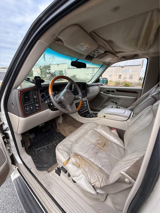 2002 Cadillac Escalade & EXT 2nd Gen - Image 7 of 10