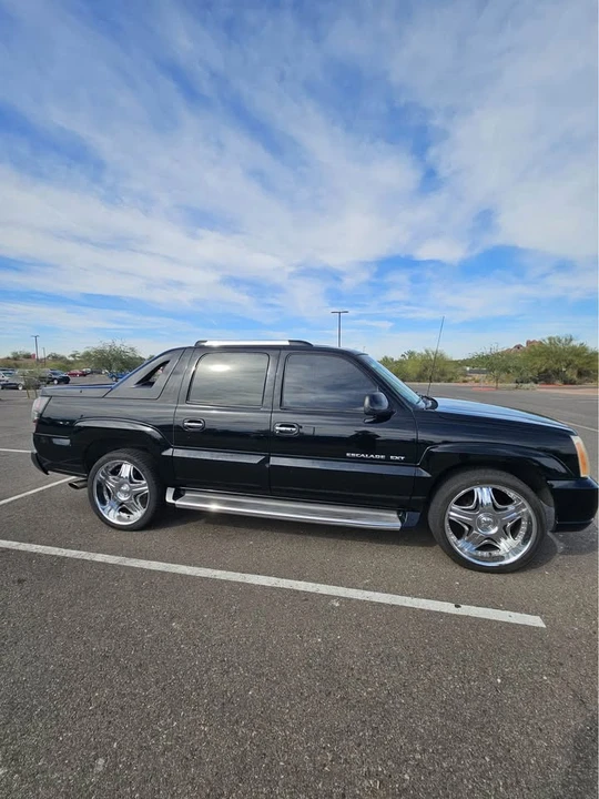 2002 Cadillac Escalade & EXT 2nd Gen - Image 2 of 5
