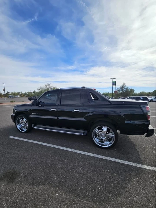 2002 Cadillac Escalade & EXT 2nd Gen - Image 3 of 5
