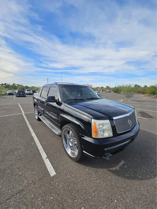 2002 Cadillac Escalade & EXT 2nd Gen - Image 5 of 5