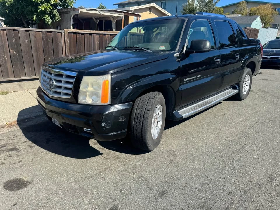 2002 Cadillac Escalade & EXT 2nd Gen - Image 2 of 7