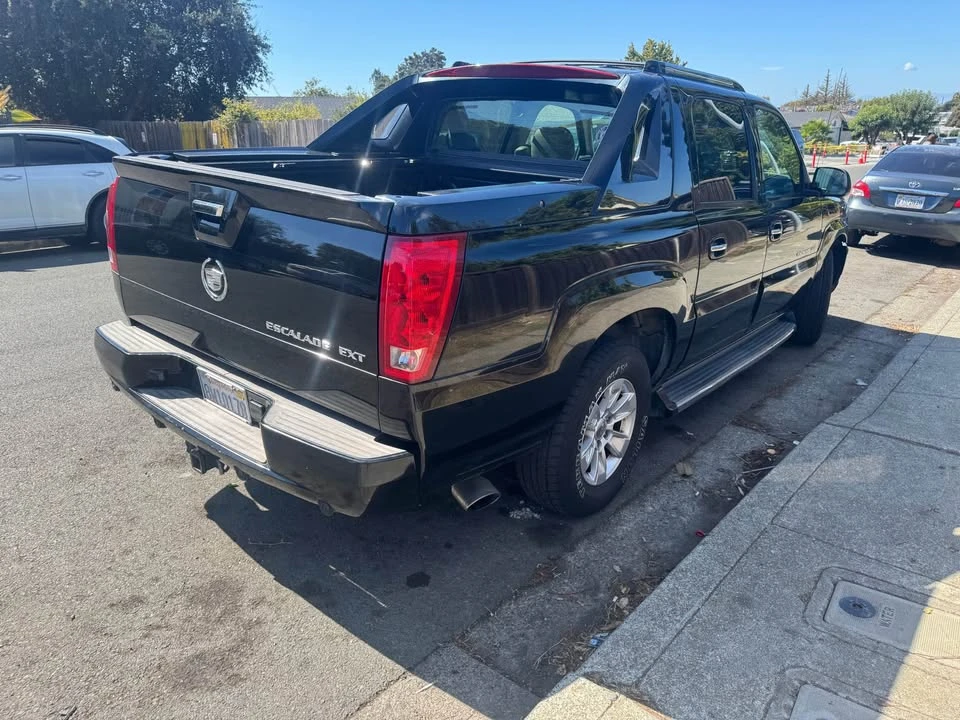 2002 Cadillac Escalade & EXT 2nd Gen - Image 4 of 7