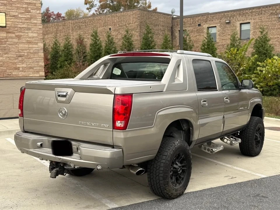 2002 Cadillac Escalade & EXT 2nd Gen - Image 4 of 14